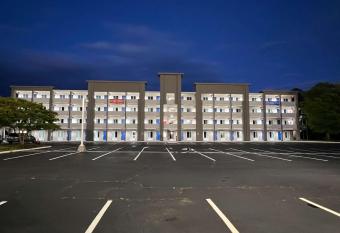 Motel 6 West Columbia Sc - Airport has Smoking rooms