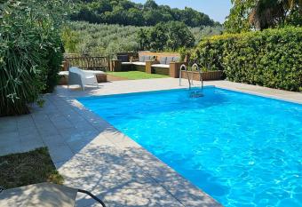 Casa vacanze verde oliva has Balcony rooms