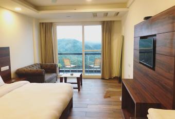 Hotel Chail Residency has Balcony rooms