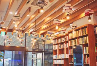 CS Premier Hotel allows 18 year olds to book a room