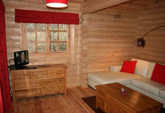 BCC Loch Ness Log Cabins has Balcony rooms