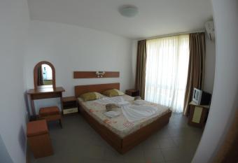 Hotel Filland allows 18 year olds to book a room