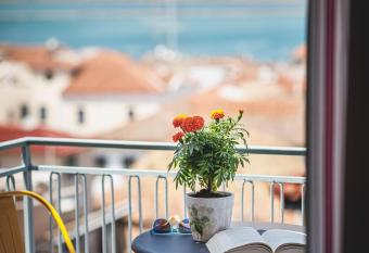 Porto Bello Nafplio has Balcony rooms