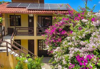 Residencial Portal do Sol has rooms with a private hot tub