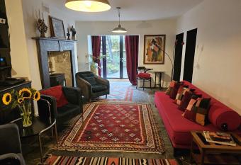 One Bedroom Basement Flat in Canynge Square has Balcony rooms