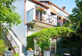 Apartment Iva has Balcony rooms