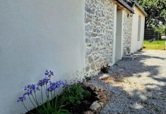 g  te de f  licit  , calme et nature has Balcony rooms