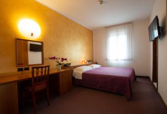 Hotel Cima allows 18 year olds to book a room