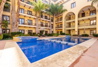 Luxury Condo Steps Away from Downtown San Miguel has rooms with a private hot tub