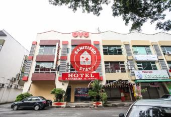 Super OYO 89427 Kavanas Hotel Taiping allows 18 year olds to book a room