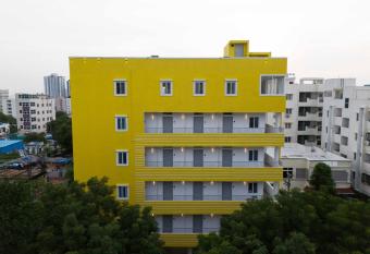 Yellow Bells Studios And Suites has Balcony rooms