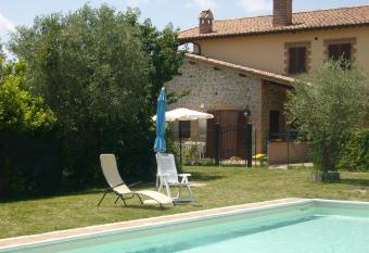 La Loggina Maxi has Smoking rooms