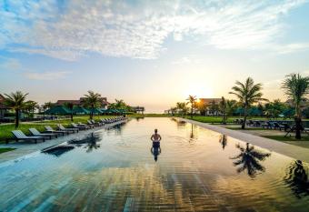 ROBINSON Nam Hoi An allows 18 year olds to book a room