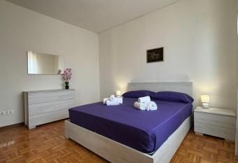Casa Aurelio 2 min dall ospedale has Balcony rooms