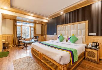 Treebo Trend Greenland - Mall Road allows 18 year olds to book a room