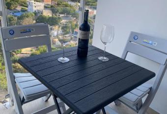 Apartamento LOFT INFINITY BLUE has rooms with a private hot tub