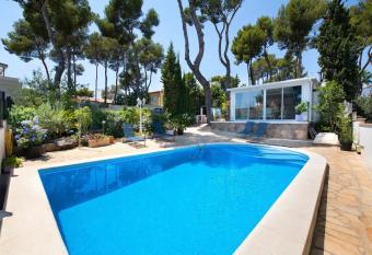 Ethel has Balcony rooms