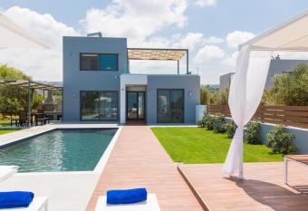 Vilana Exclusive Villas has Balcony rooms