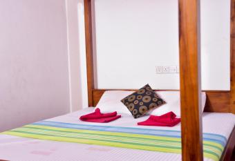 Green Mountain Rest Mirissa has Smoking/Balcony rooms