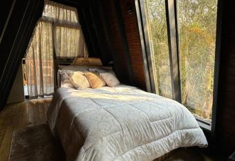 Chal   Ref  gio da Mata has rooms with a private hot tub