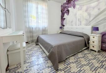 Appartamenti Elena - Best of - allows 18 year olds to book a room