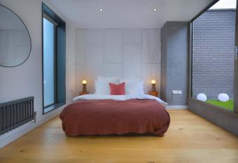 Townhouse East by CasaCity has Smoking rooms