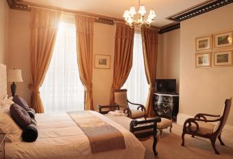 The Georgian Town House Hotel allows 18 year olds to book a room