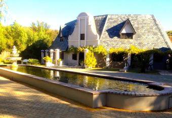 Shadowlands Guest Farm has Balcony rooms
