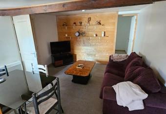 la ch  neraie appart H  risson has Balcony rooms