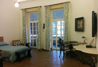 The Harrington Residency has Balcony rooms