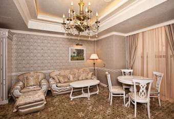 Multi Grand Pharaon Hotel has Smoking/Balcony rooms