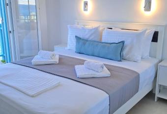 Dinas Inn has Balcony rooms