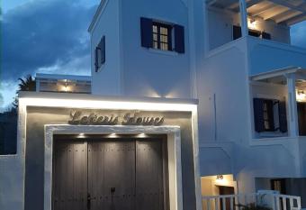 Lefteris Houses has Balcony rooms