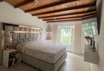 Oxford House has Balcony rooms