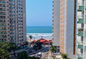 VISTA MAR - GUARUJ   - PItangueiras has rooms with a private hot tub