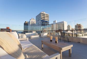 20 Hotel has Balcony rooms