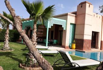 Villa Gardens allows 18 year olds to book a room