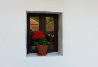 Zempl  ni Pitvaros Pihen   has Balcony rooms