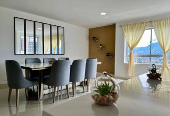 Penthouse en la mejor zona de Sabaneta has Balcony rooms