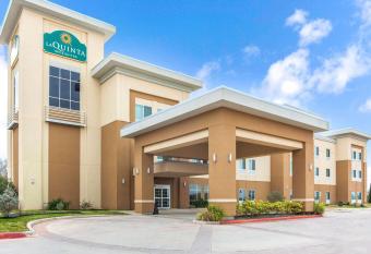La Quinta Inn & Suites by Wyndham Gonzales TX allows 18 year olds to book a room