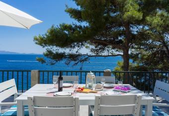 Apartments Bisko allows 18 year olds to book a room