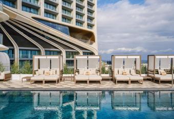 ME Malta by Meli   allows 18 year olds to book a room