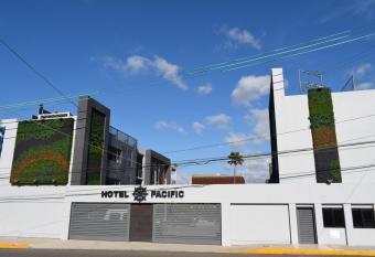 Hotel Pacific has Balcony rooms