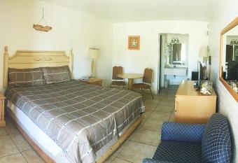 Micanopy Inn has Smoking rooms