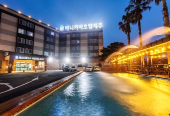 Benikea Hotel Jeju allows 18 year olds to book a room