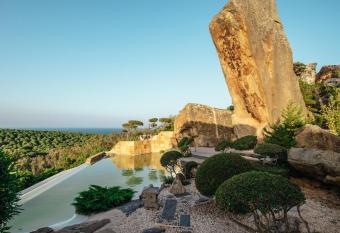 Finca El Ca  uelo allows 18 year olds to book a room