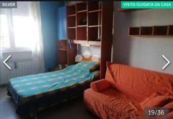 Stanze Crema attico con vista has Balcony rooms