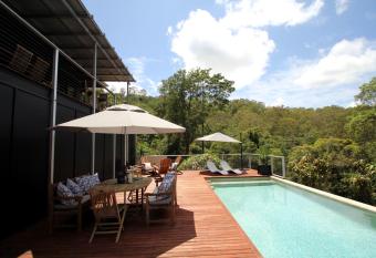 Phoenix Eumundi Bed & Breakfast allows 18 year olds to book a room