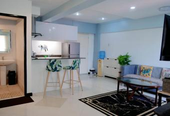 Airport Haven has Balcony rooms