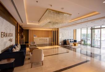 High Floor 31 with Skyline View has Smoking rooms